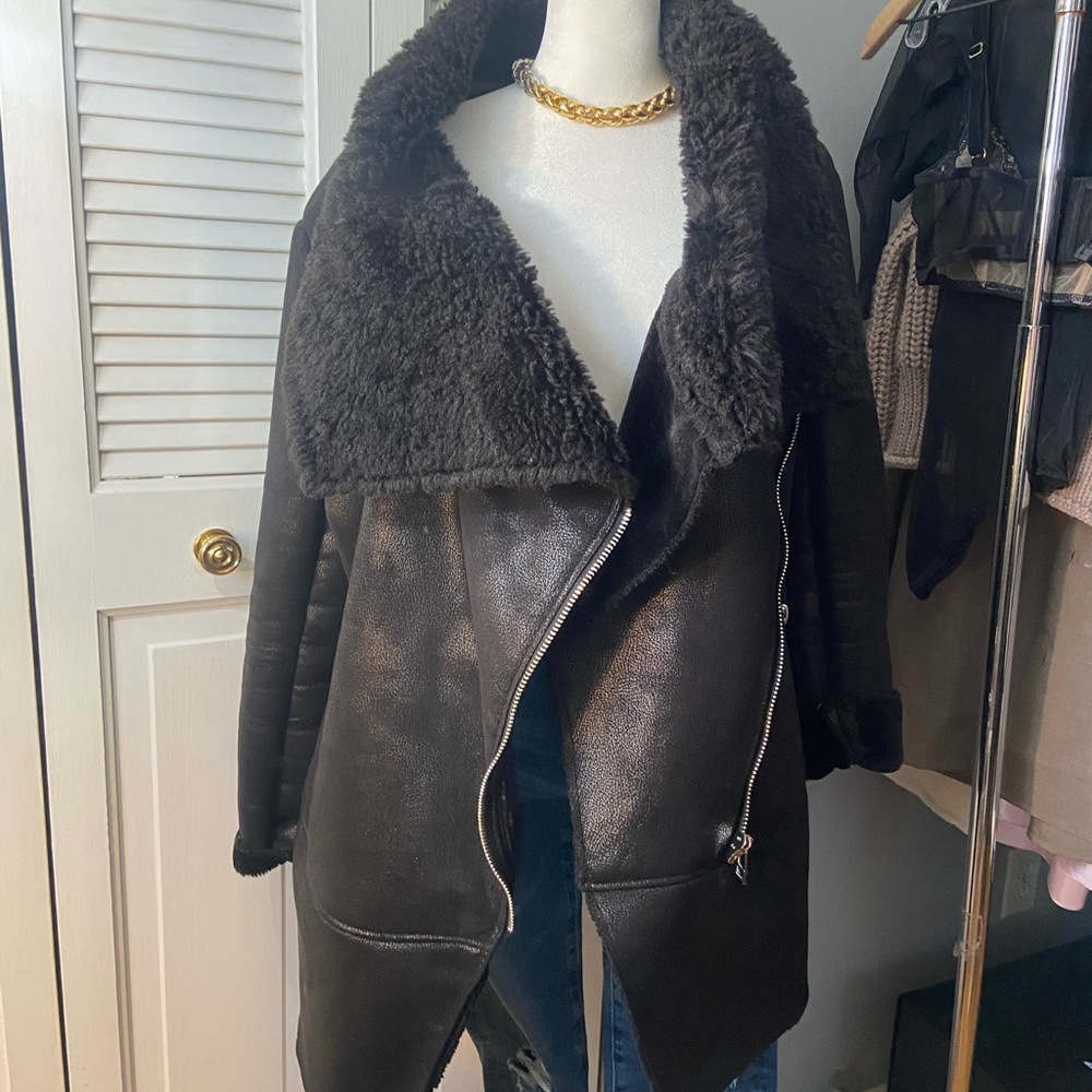 C&C California Black Faux Shearling Teddy Jacket - Picture 2 of 9